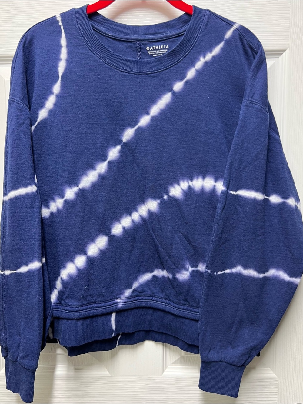 Athleta Women’s Navy and White Tie-Dye Crewneck Sweater